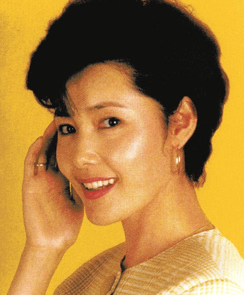 红牡丹姜黎黎,12张老照片,曾经的一代女星端庄秀丽青春可人