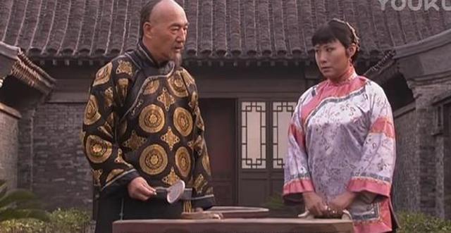 电视剧大宅门第一集里那匹马是真的被杀死了么