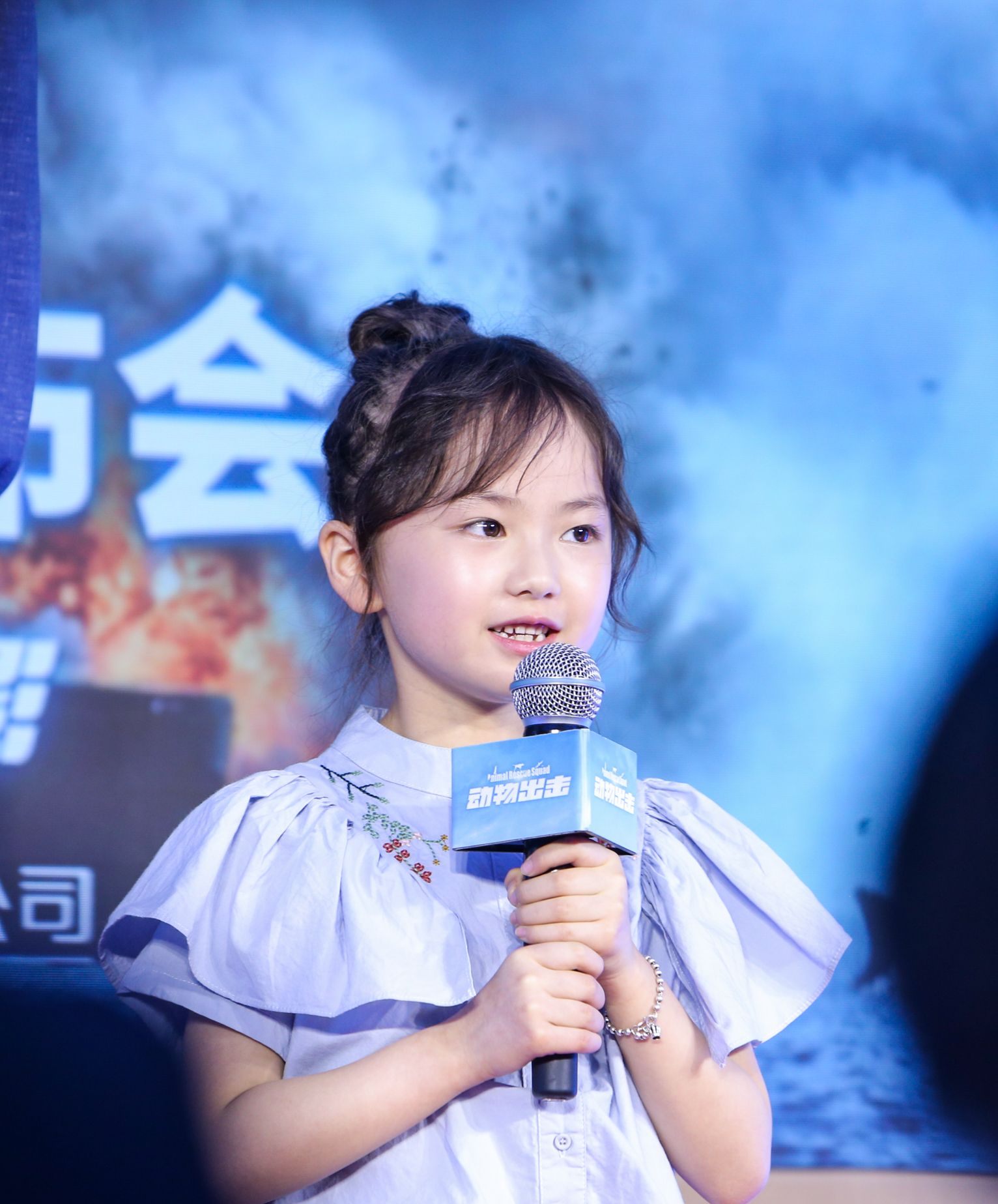 冯小宁《动物出击》首映曝终极海报