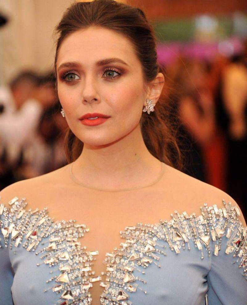 1 / 9 "绯红女巫"扮演者伊丽莎白·奥尔森,我感觉她是漫威所有女主角