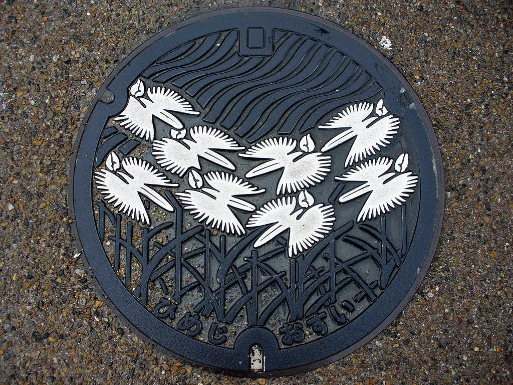 日本的井盖文化 每个井盖都有属于自己的特色