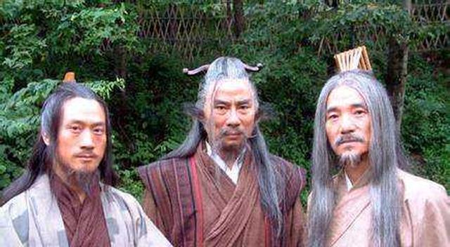 盘点金庸武侠丐帮的十二位帮主,及其武功绝学,洪七公是丐帮罪人|降龙十八掌|郭靖|打狗棒|乔峰_新浪新闻
