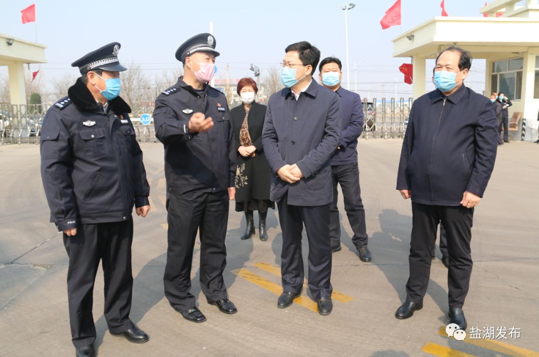 薛永琦看望慰问看守所执勤民警和武警官兵