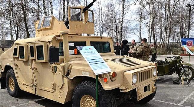 俄罗斯拥有三万辆装甲车,位居世界第一,那么我们国家呢!