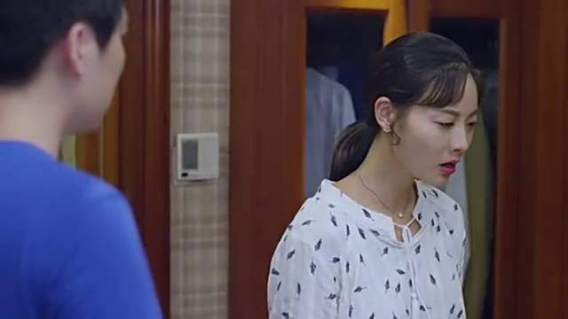 知青家庭:小芳为帮丈夫治病到街上卖唱,丈夫得知说自己不是男人