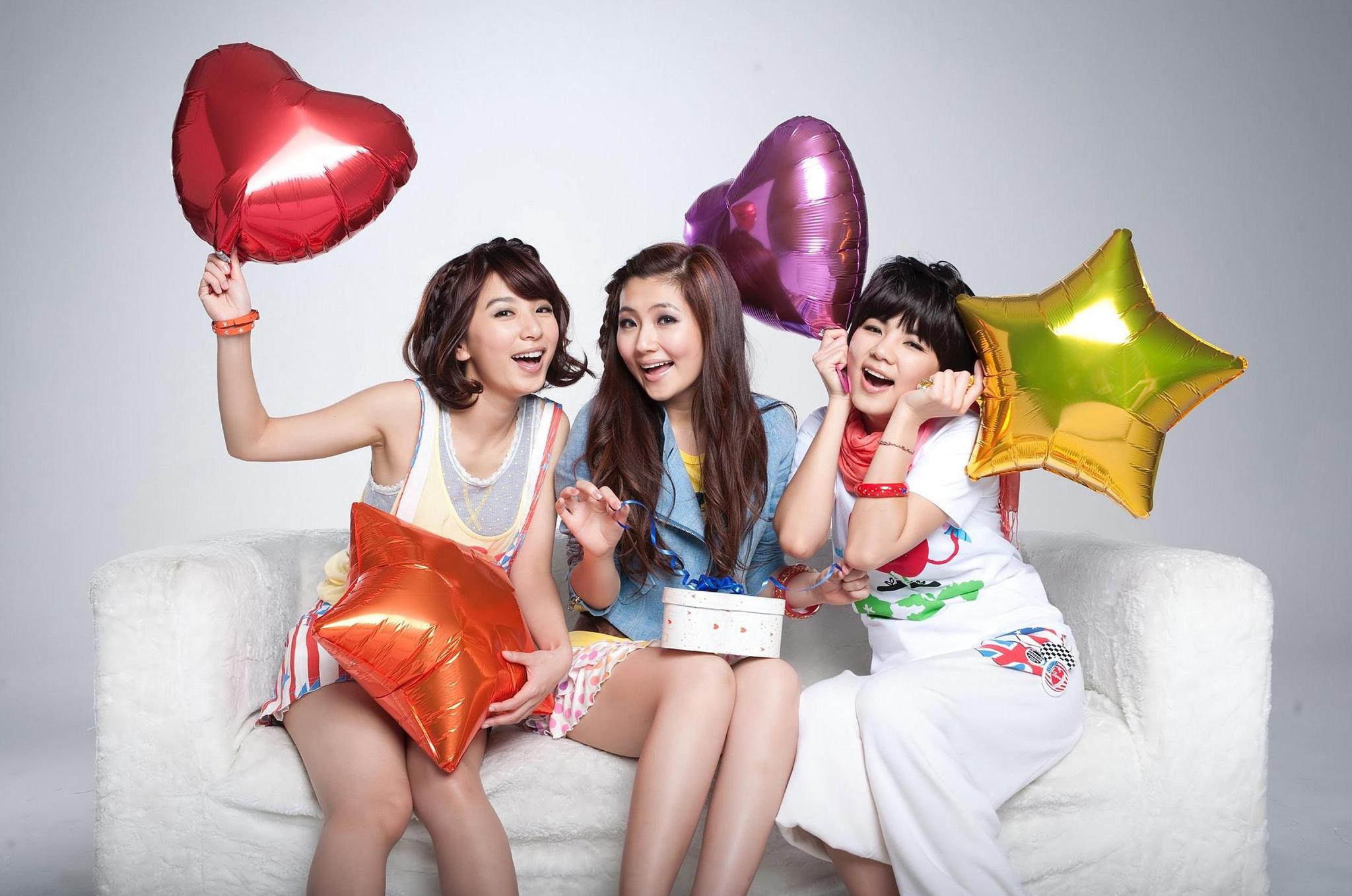 浴火重生报之以歌she感谢她们出现在我们的生命里