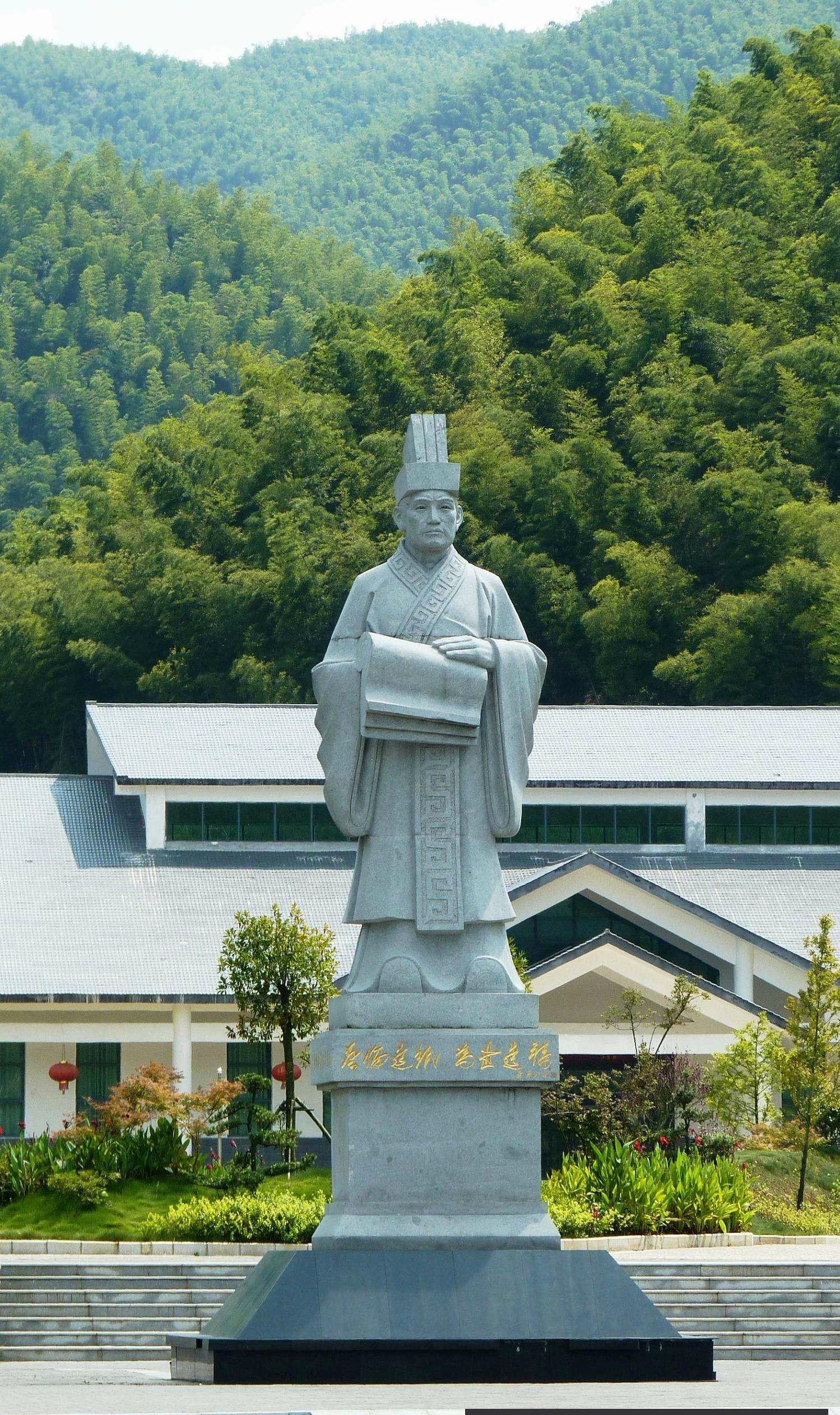 蔡伦竹海旅游风景区位于耒水风光带上游,北起黄市镇黄泥岗,南至黄市镇