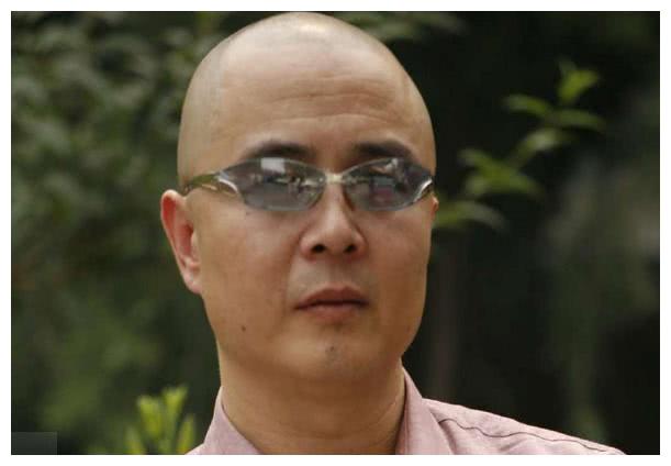 86版西游记唐僧近照曝光,一身僧服身材发福,晚年四处走穴卖唱|徐少华