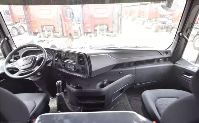 1000l大气瓶国六重卡!江铃威龙hv5 lng牵引车评测