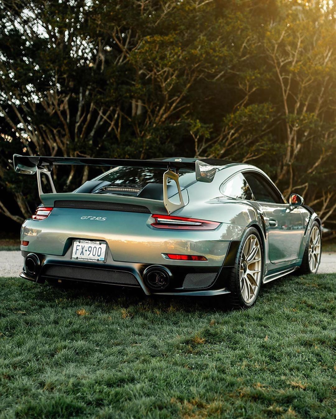 真正的"超跑杀手"保时捷911 gt2 rs!_高清图集_新浪网