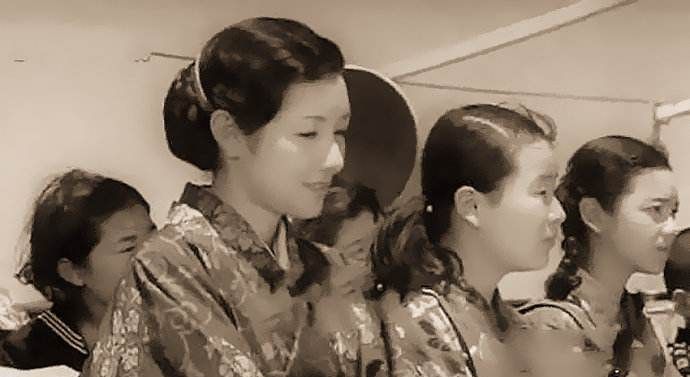 老照片:1945-1955年,战后日本女性地位发生了怎样的变化?|学生|教育|社会|洗脑式|中日_新浪新闻