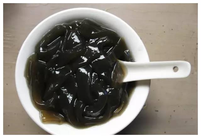 燥热的盛夏,来一碗青草糊,一碗入口,暑气顿消!