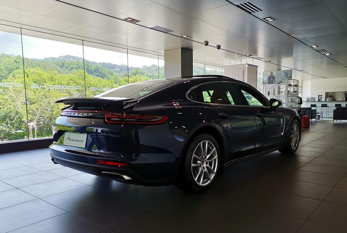 2017款保时捷帕拉梅拉4s行政版它是保时捷最为火热的车型