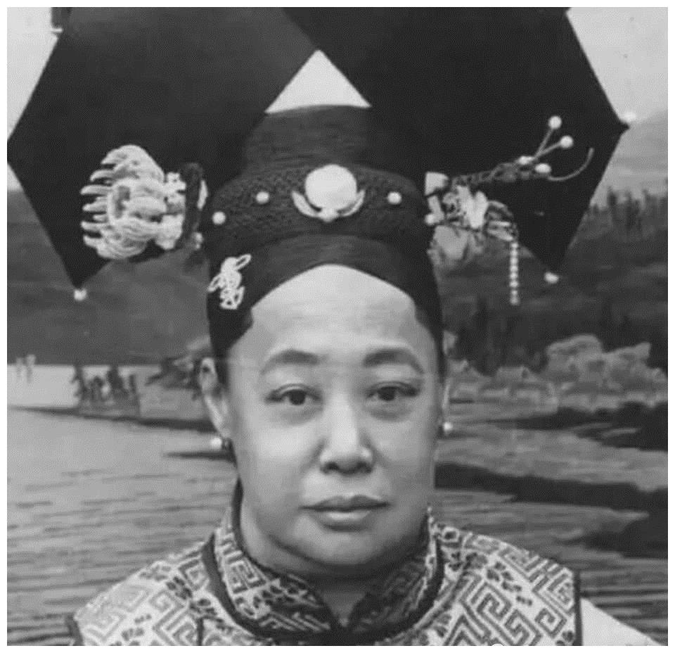 光绪帝的瑾妃害死了溥仪生母,瑾妃的为人怎么样?