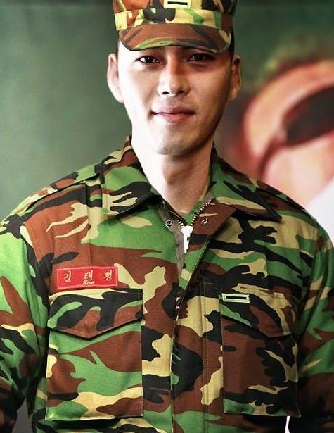 玄彬8年前当兵照超帅 网友赞 最适合当兵的男人