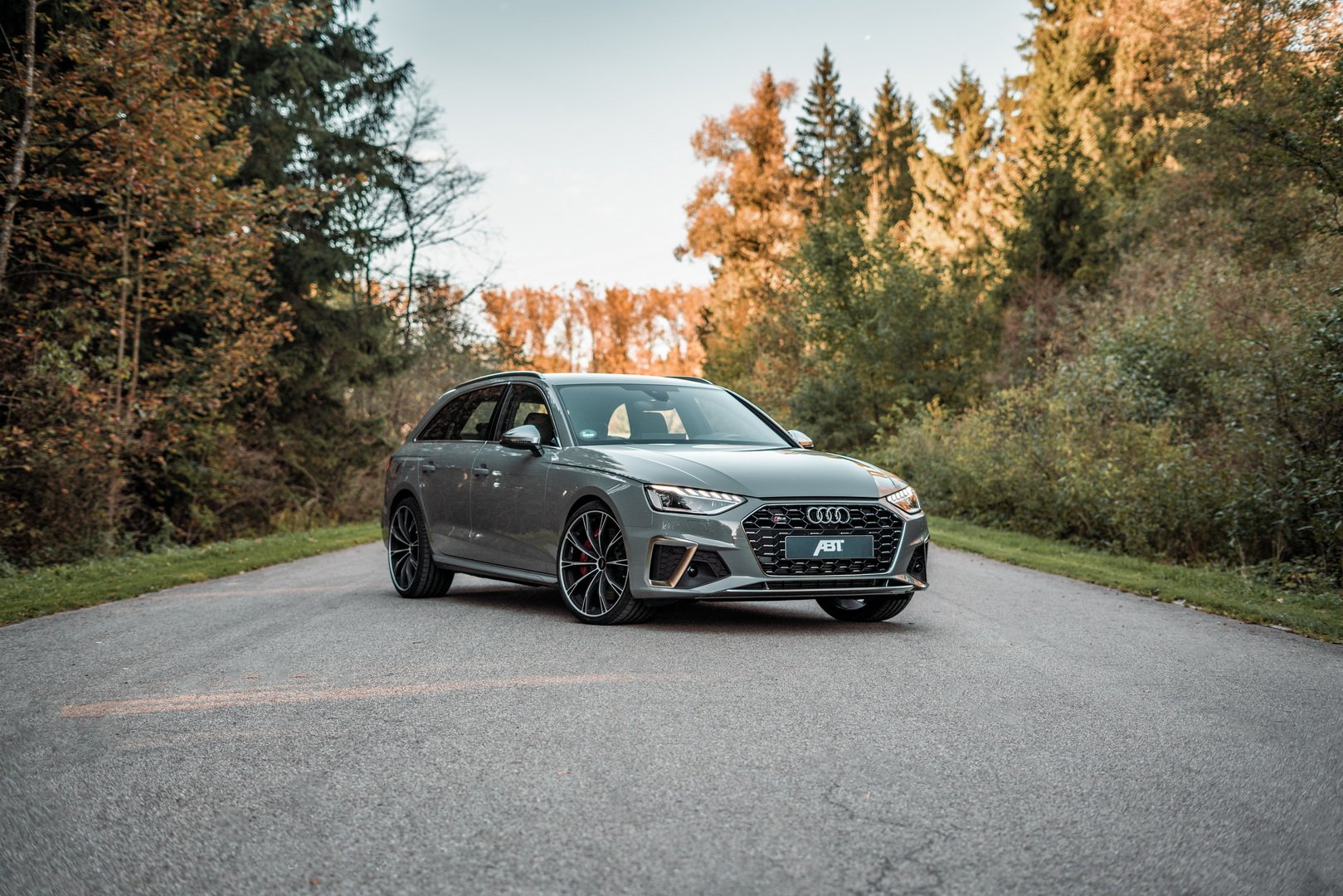 abt打造的全新奥迪s4 tdi,3.0升v6 tdi引擎,零百加速4.7秒!