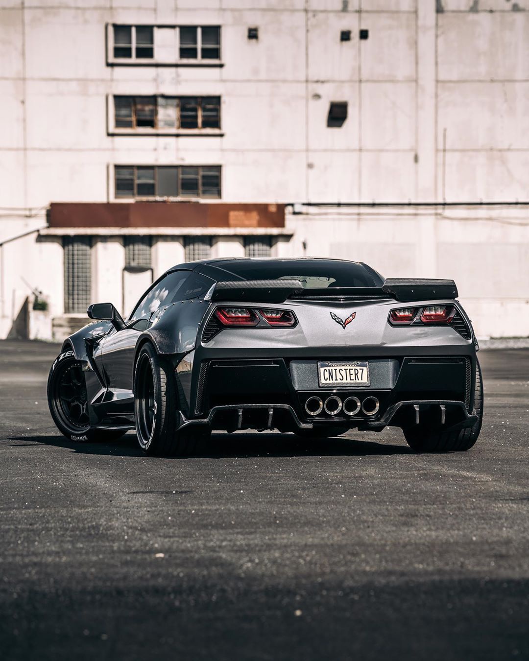 这辆雪佛兰科尔维特改装全碳纤维套件,打造成真正的黑武士!