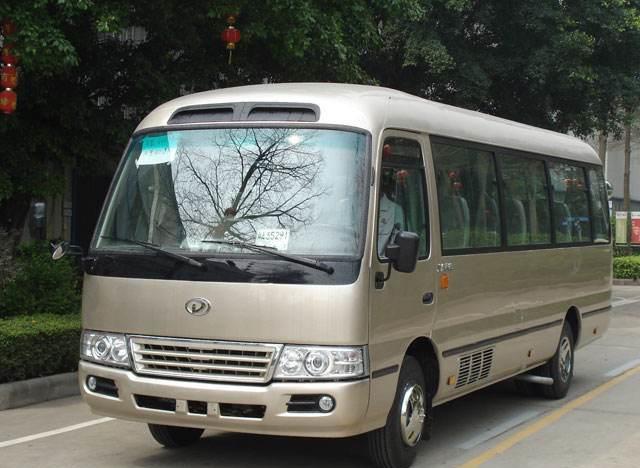 国内"最正宗"的公务车:红旗20座的中巴车,配防弹玻璃和装甲