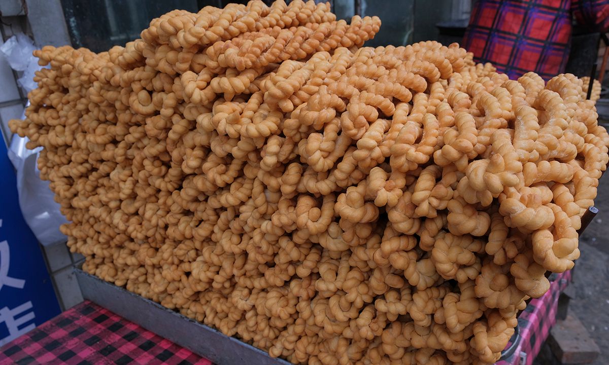 麻花,中国千百年名吃之一,晋南人还有着另一种叫法和多种吃法