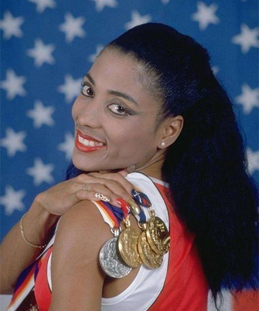 女子百米成绩至今无人打破,睡着觉却不幸离世|兴奋剂|乔伊娜|田径