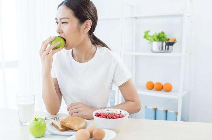 妈妈们在吃衅诩,若是能够经常吃一些有助于促进脑速增配线的食物
