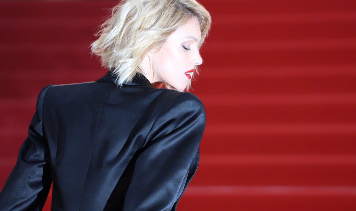 大杀四方超模安雅卢比可出席戛纳红毯现场媒体热情高涨