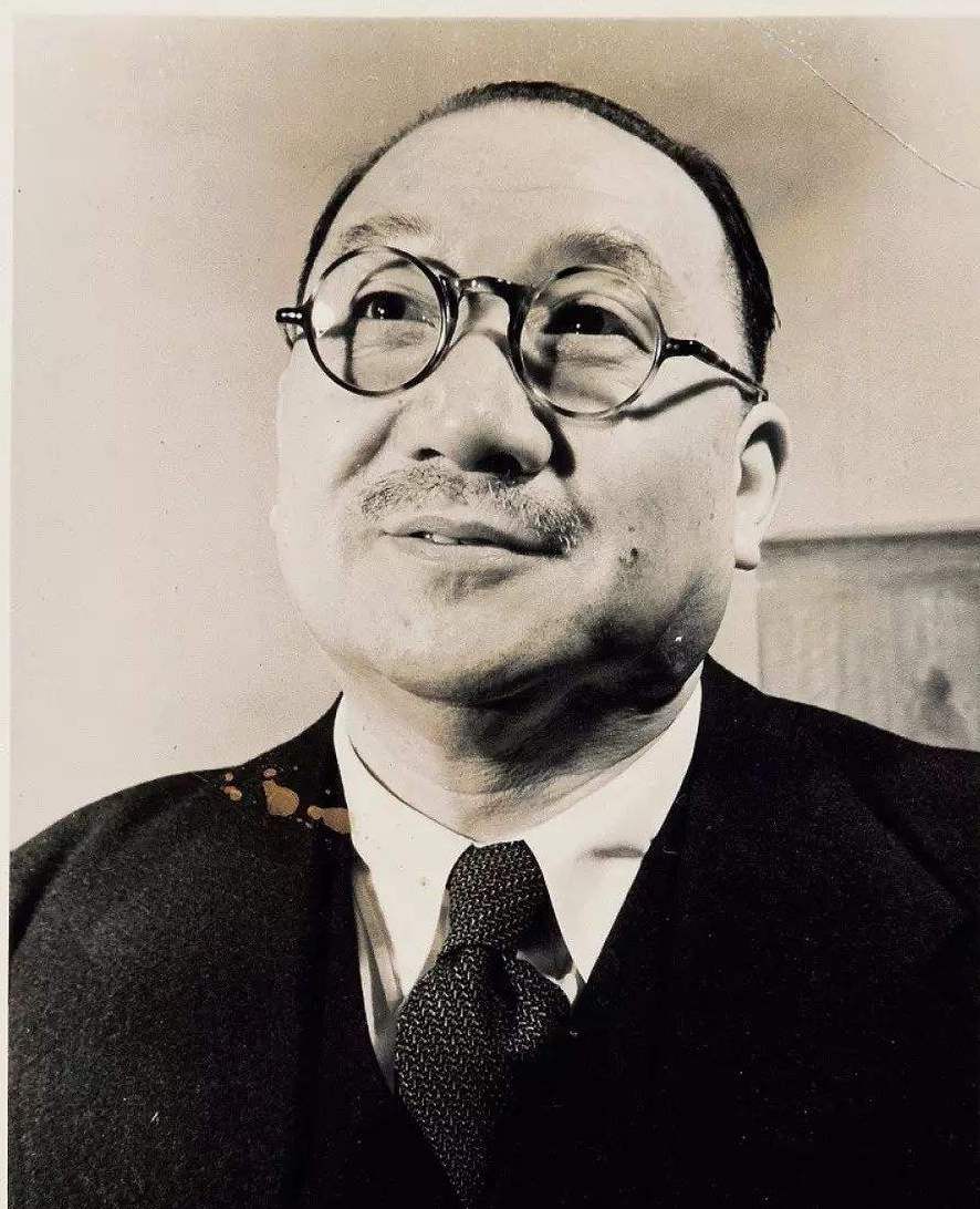 他是民国的财政部长,抗战中为财政殚精竭虑,老蒋说他该记首功