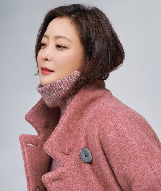 韩国女艺人金喜善最新代言宣传照曝光