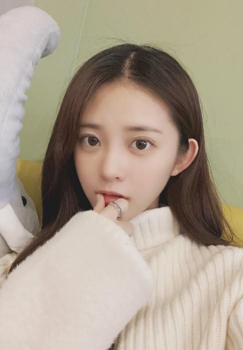 网红焦可然镜湖水如月耶溪女似雪