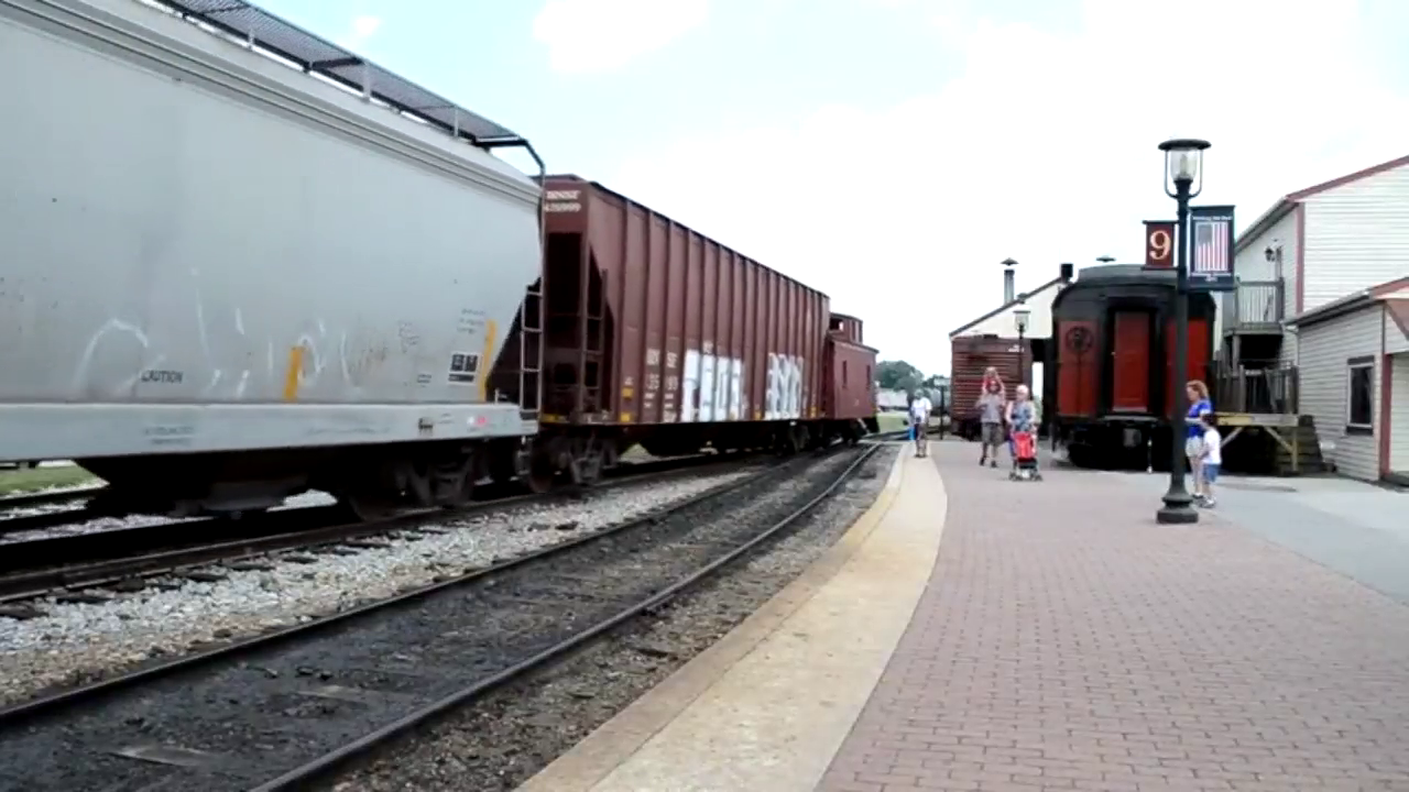 每一节车厢都有自己特色,这样的火车你们见过