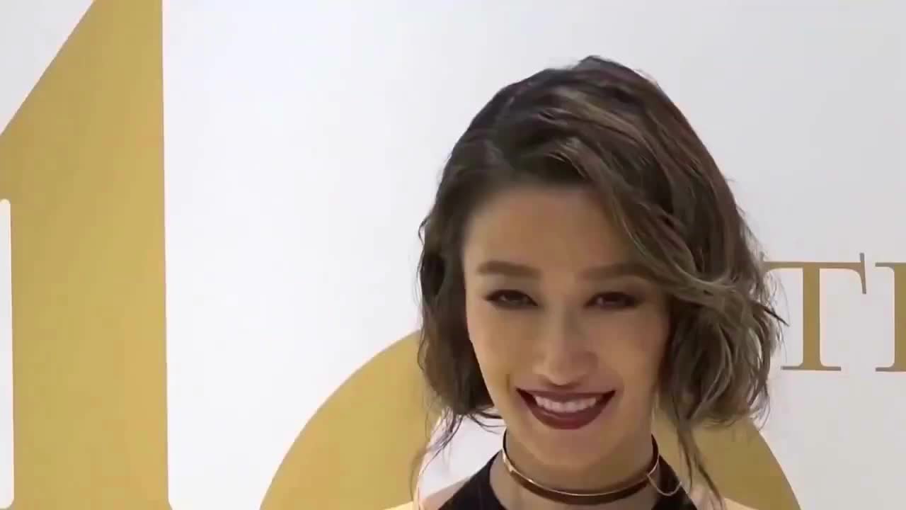 谢婷婷自曝已生下一女 产后八个月状态好身材苗条