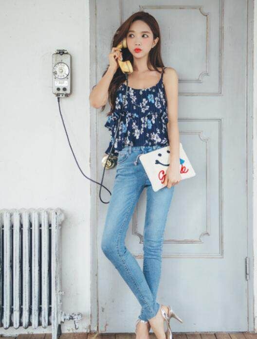 朴洙妍拍摄紧身牛仔裤写真,时尚好姐妹倾情助阵,画面太美妙!