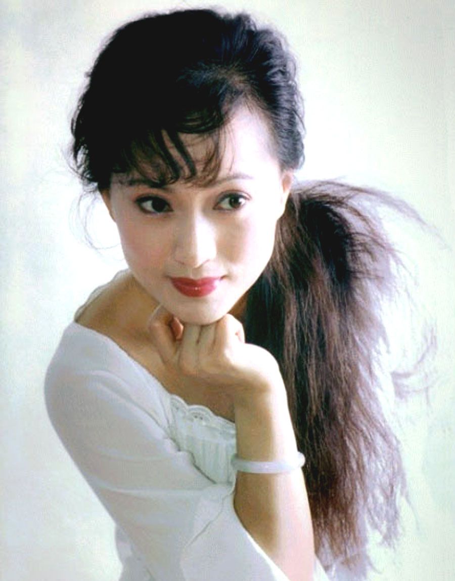 李勇勇12张老照片30年前的挂历美人清秀妩媚柔情似水