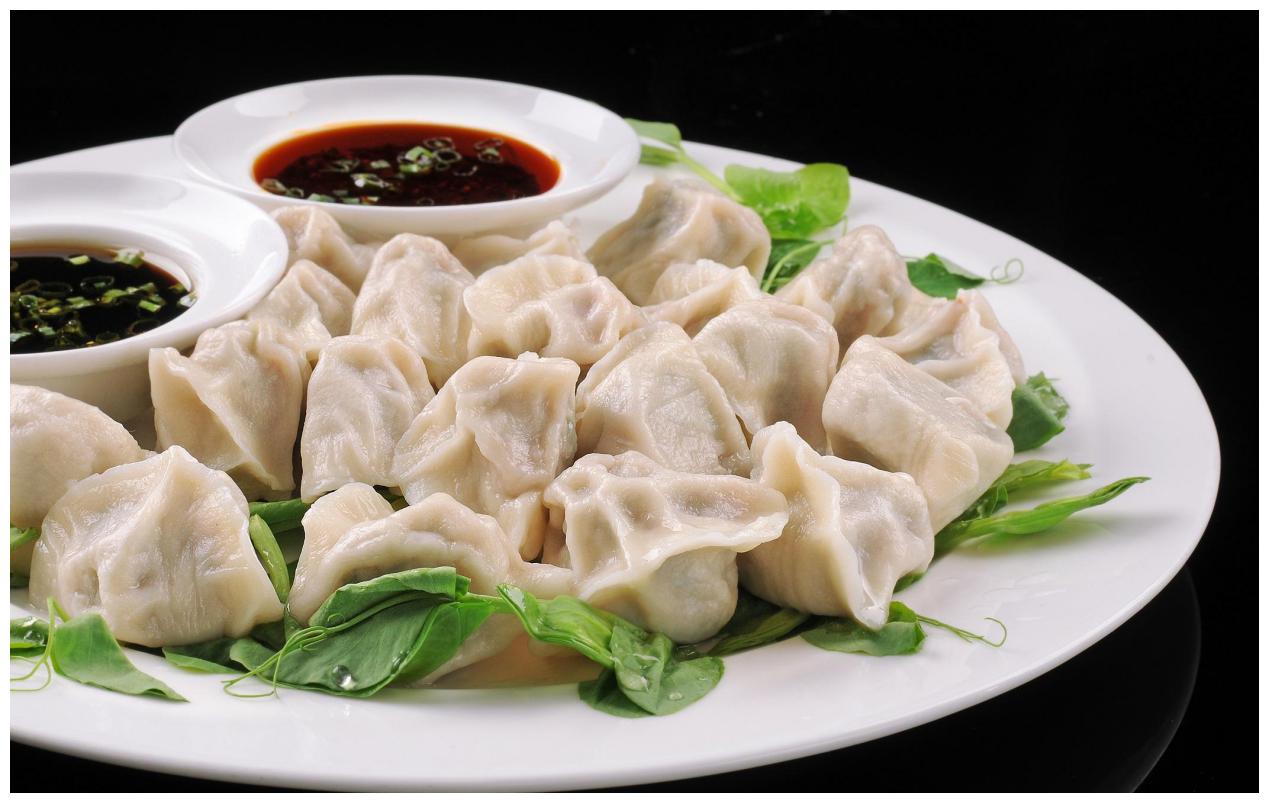 中国饺子传到中欧,好好的韭菜猪肉馅儿,怎么变成蓝莓馅儿了