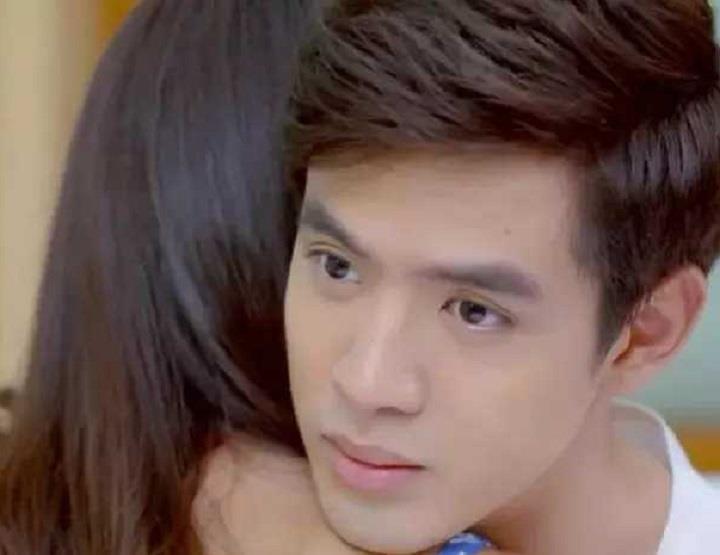 泰剧《玻璃面具》剧情抢眼,男主智商全程在线,互动甜蜜不已