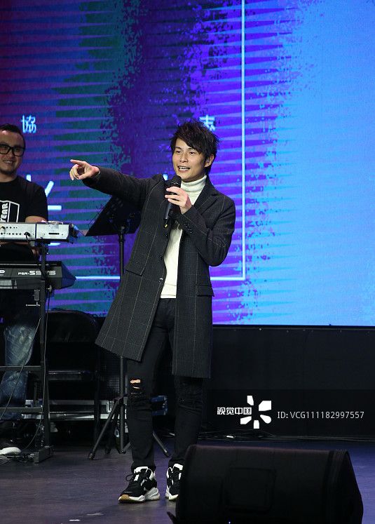 原5566成员孙协志举办个人音乐会台上台下互动连连气氛热络