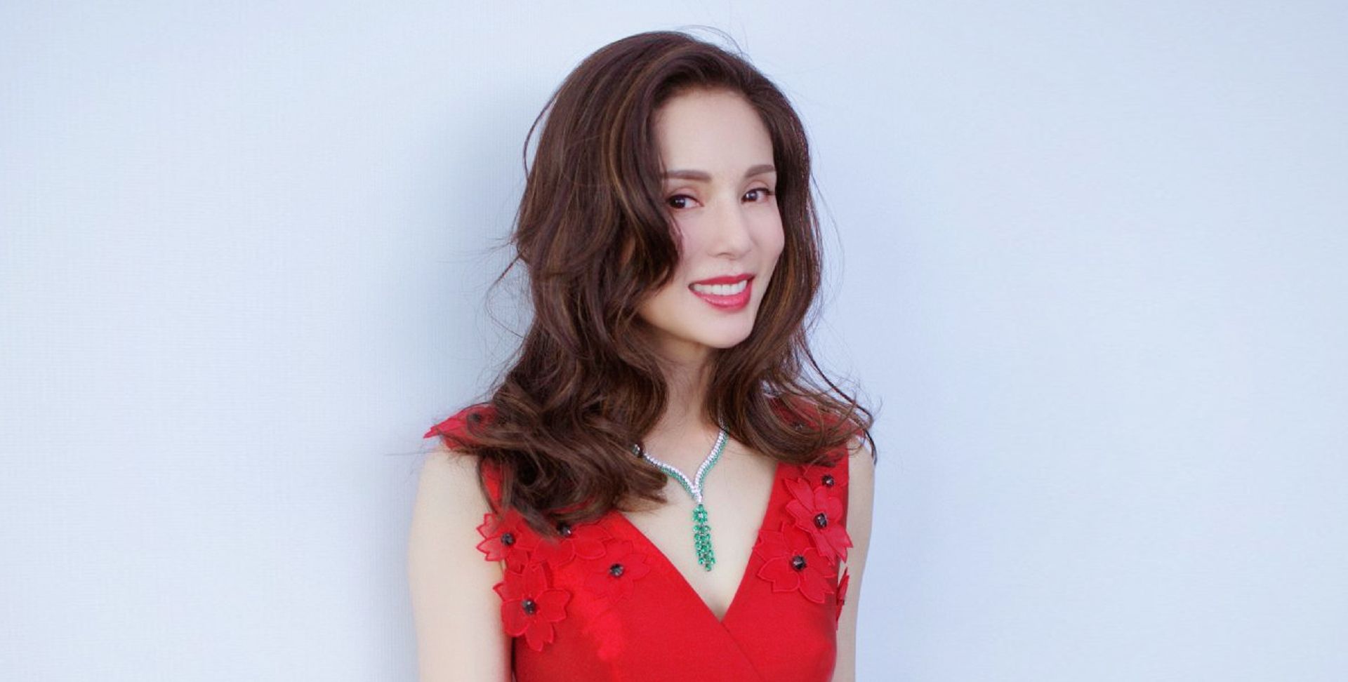 明星李若彤一组星尚摄影风尚美图甜美笑容气质尽显