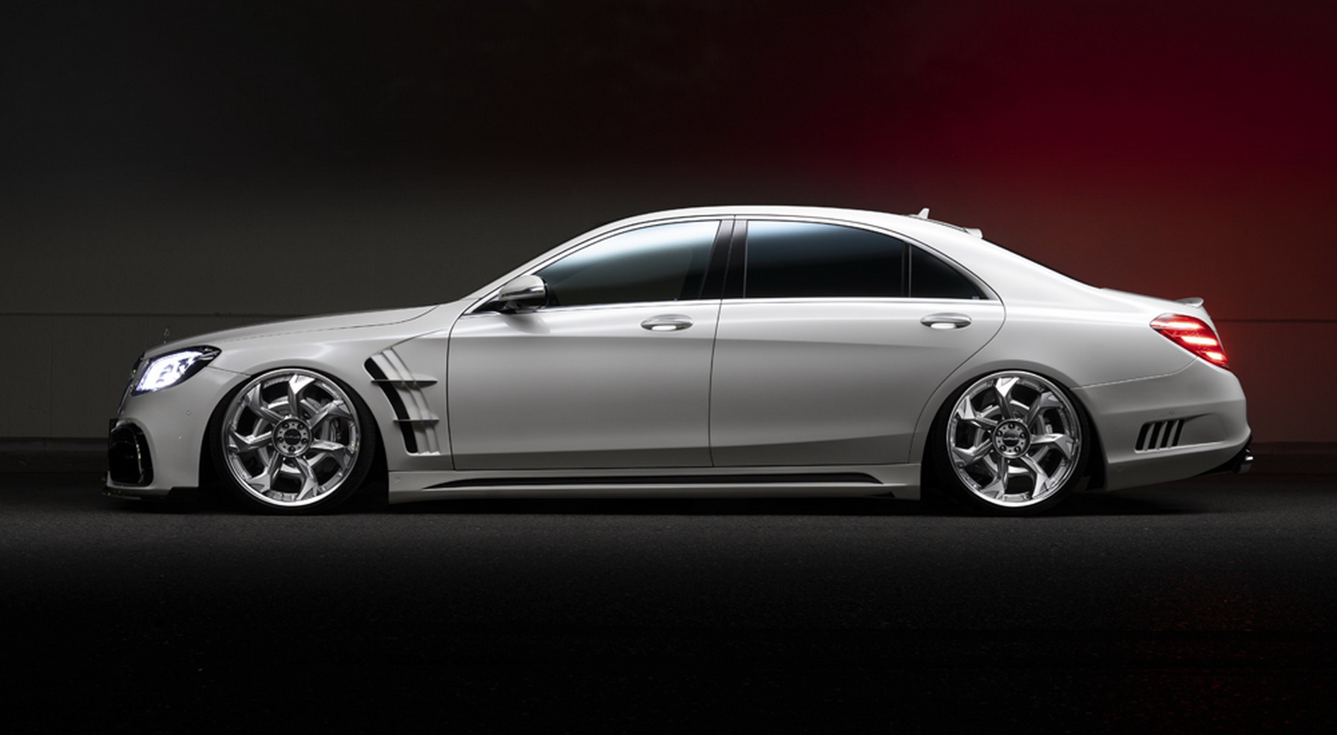 由wald打造的最酷炫奔驰s级,搭配wald全碳纤维车身套件!