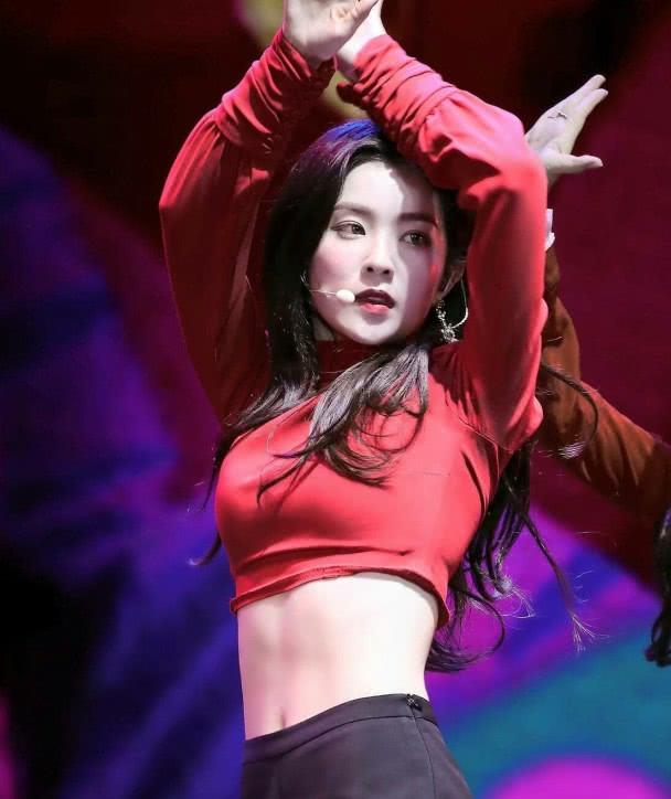 她被称为韩四代神颜裴珠泫清冷气质怎么穿怎么好看