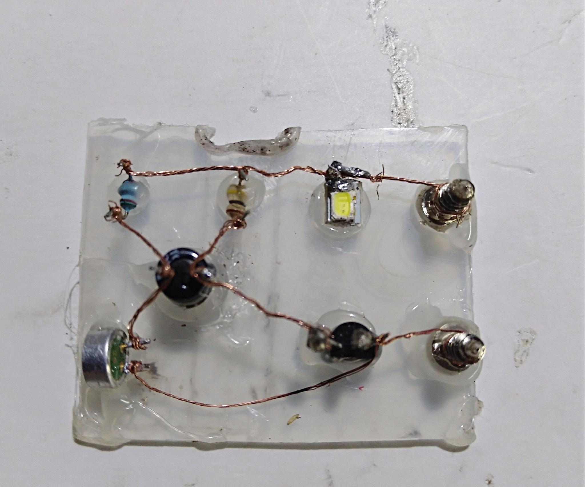 自制简易声控闪光灯