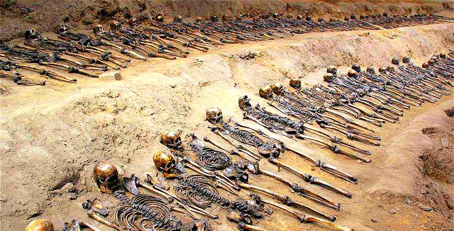 南京大屠杀,日军大肆屠戮无辜,4000多具尸体堆成了尸体桥