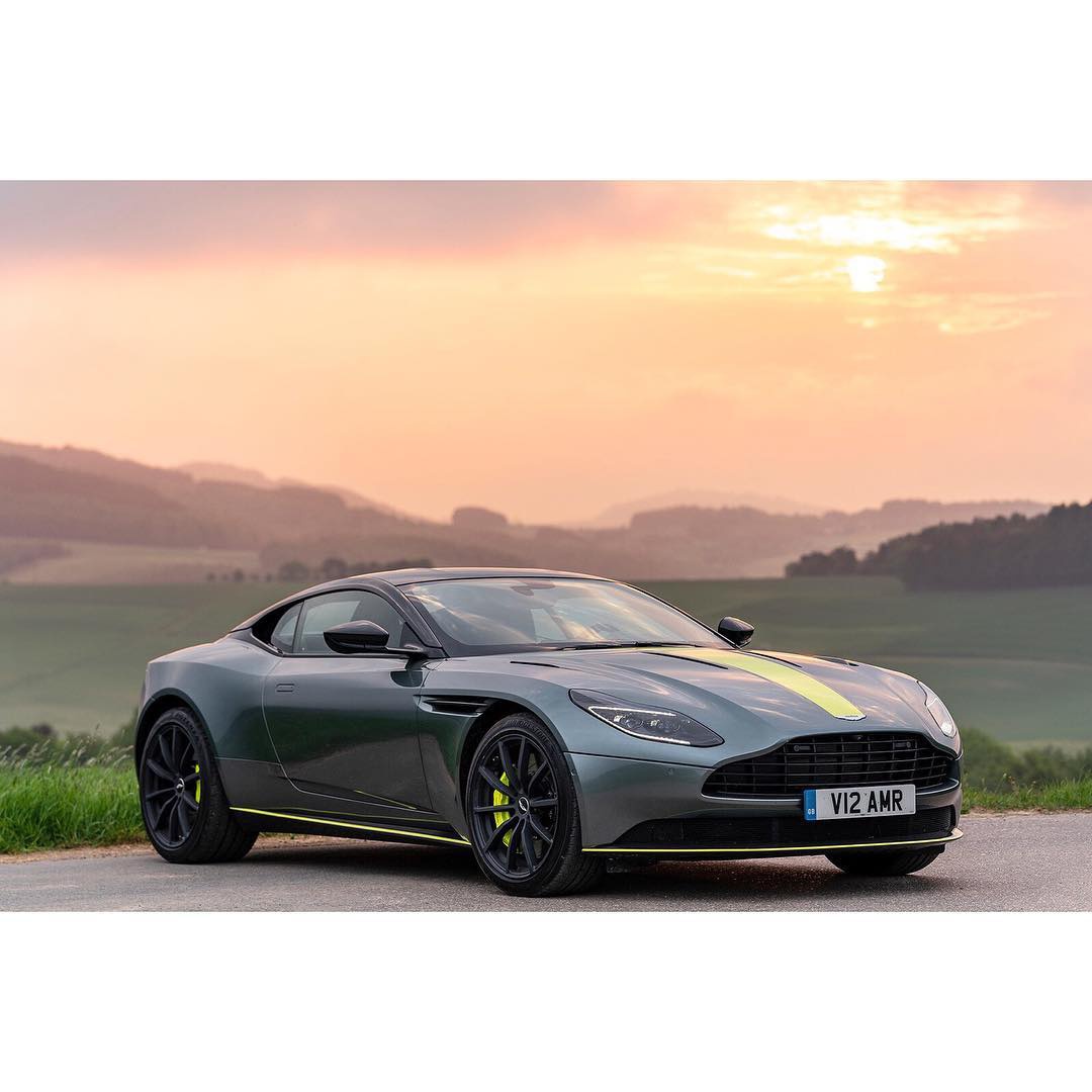 阿斯顿·马丁db11 amr签名版!5.2升v12引擎,零百加速3.7秒!