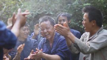 感动中国人物、时代楷模黄大发微电影《大发渠》震憾感人 _新浪新闻