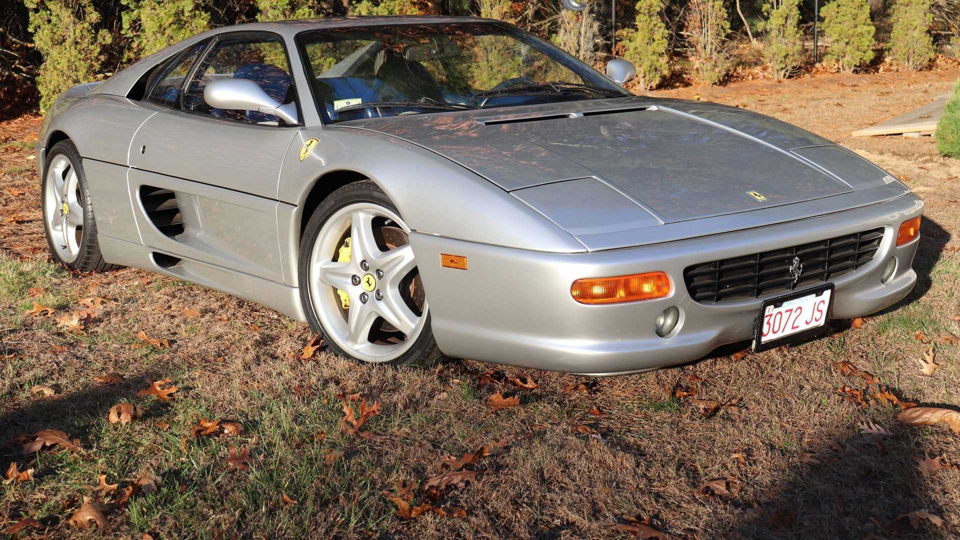 拥有f1赛车声浪的法拉利f355 berlinetta,配380马力3.5升v8引擎