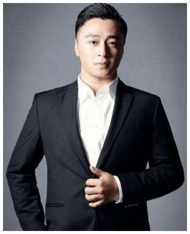 "他"出道17年,凭配角出演众多热播剧大火,没想到妻子比他有名