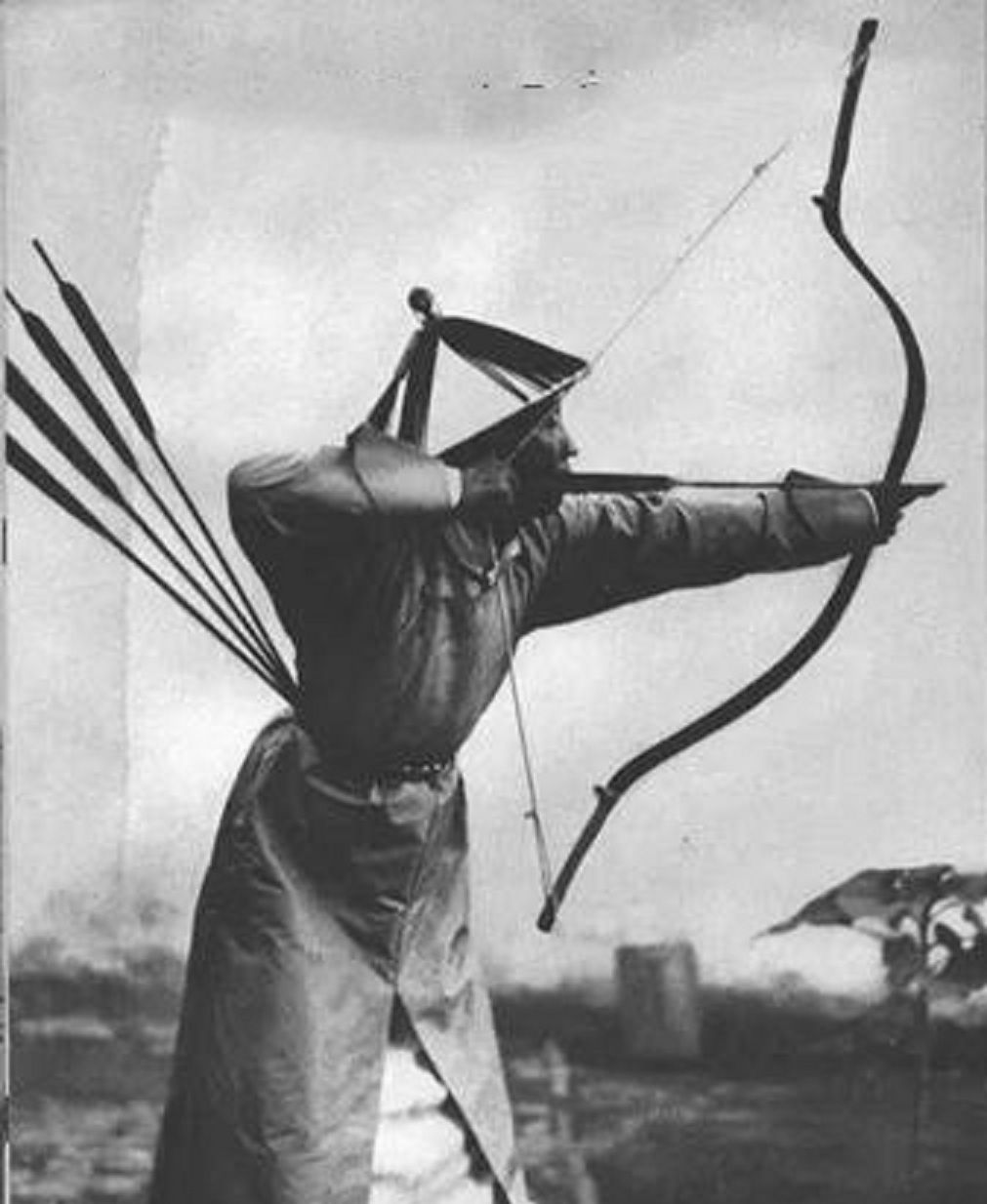 你又被电视剧骗了真实的晚清射箭比赛动作让人忍俊不禁