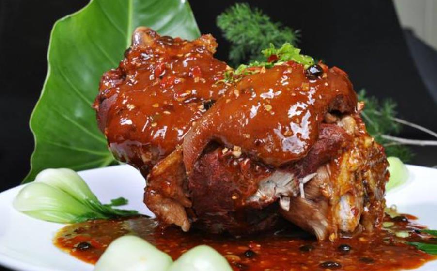 肘子的红烧记忆,满足的香糯口味,肉食者的最爱