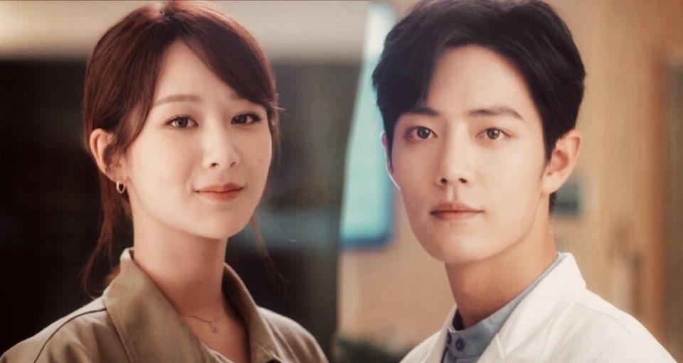 肖战虽然比杨紫张一山这些童星成名晚,但是年龄方面肖战也要比两人略