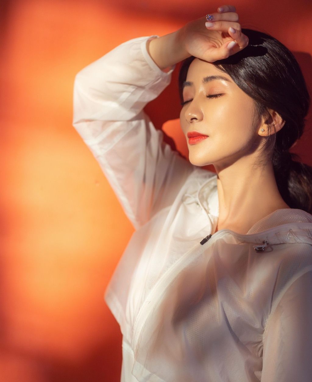 明眸善睐的刘庭羽气质清纯蕴含着令人陶醉的魅力