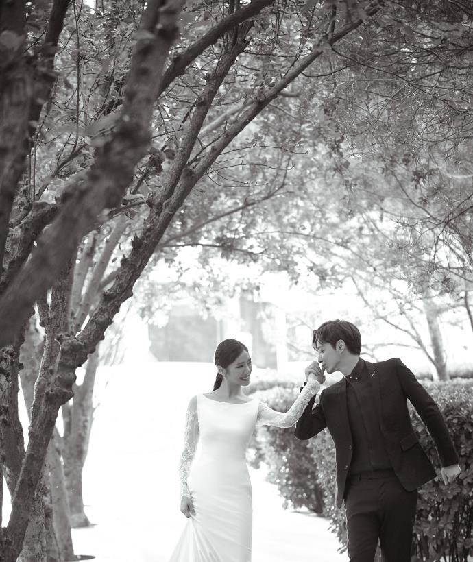 结婚喜讯:"同年同月同日生的缘分,你是我命中注定的选择@栗立-dance "